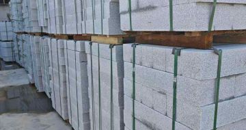 金昌芝麻白路牙石，路侧石