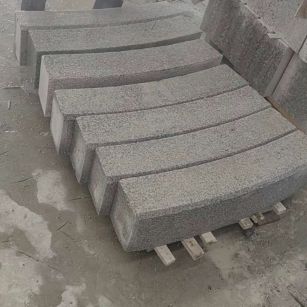 金昌芝麻白弧形路牙石