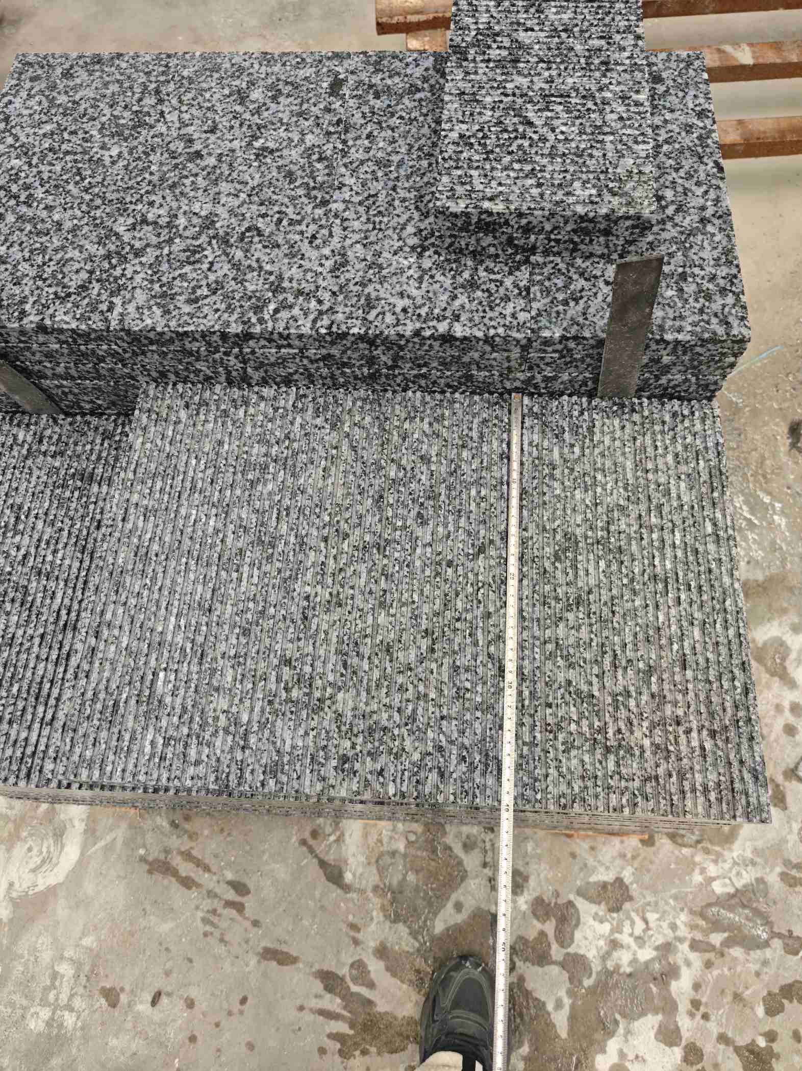 金昌芝麻黑拉丝面