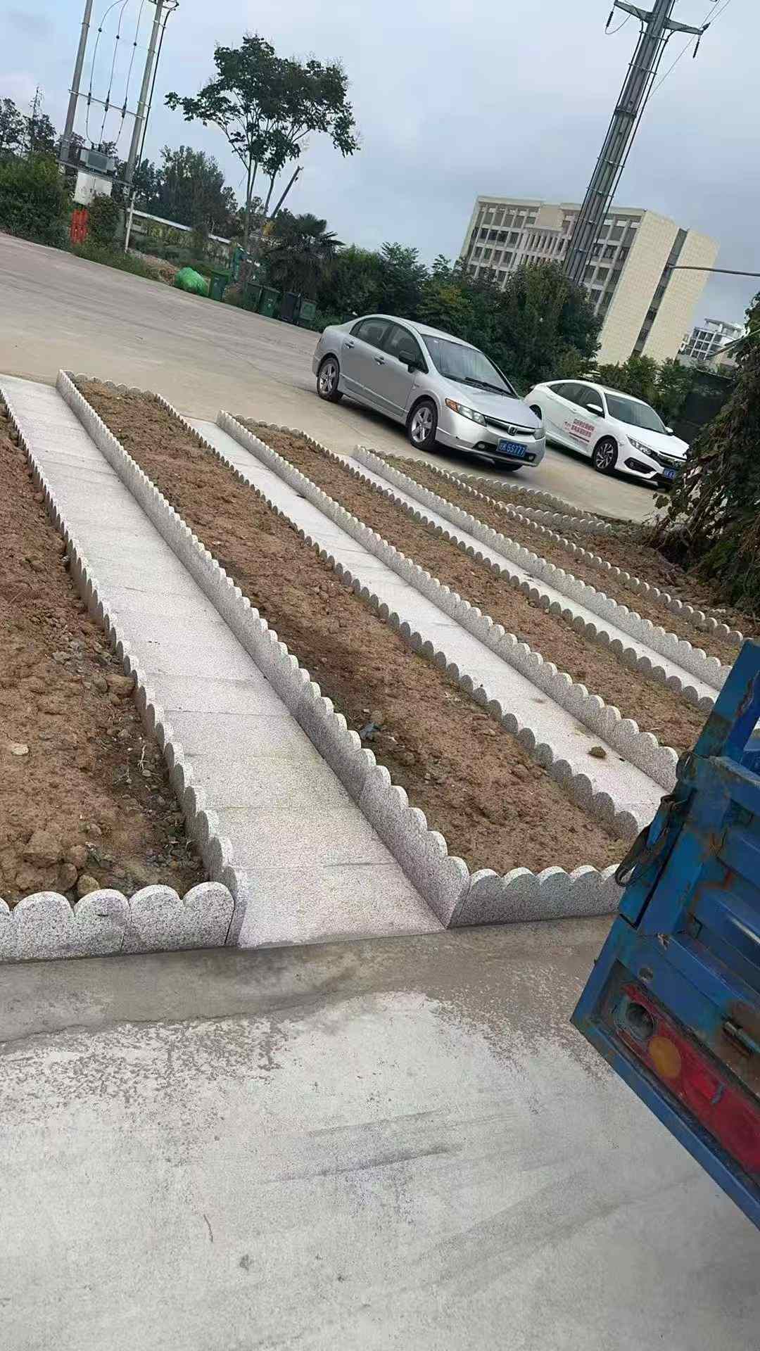 金昌芝麻白花边石