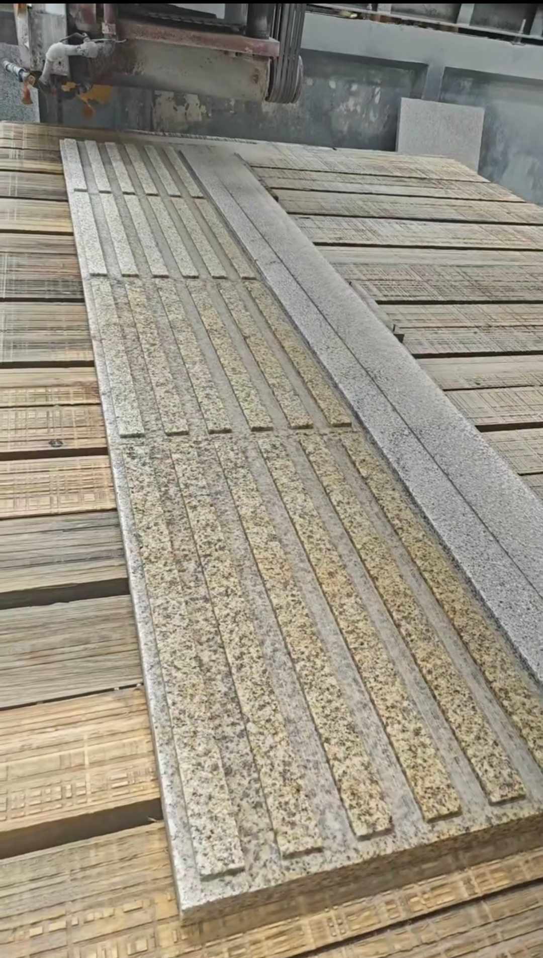 金昌黄金麻盲道石 盲条