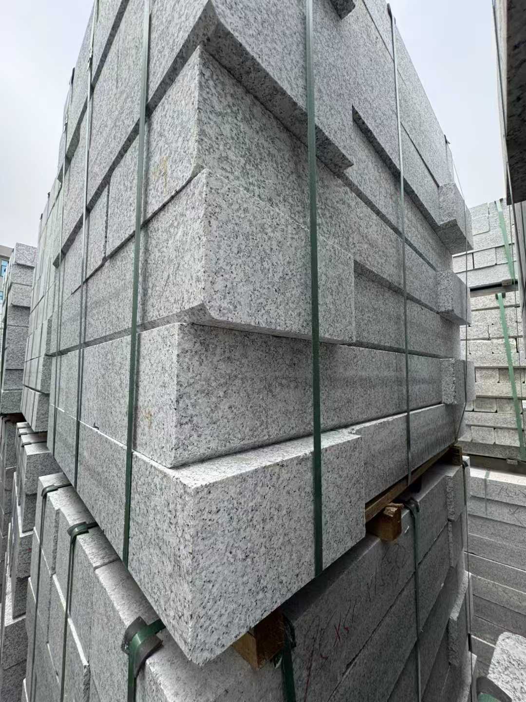 金昌芝麻白路牙石 马路牙子